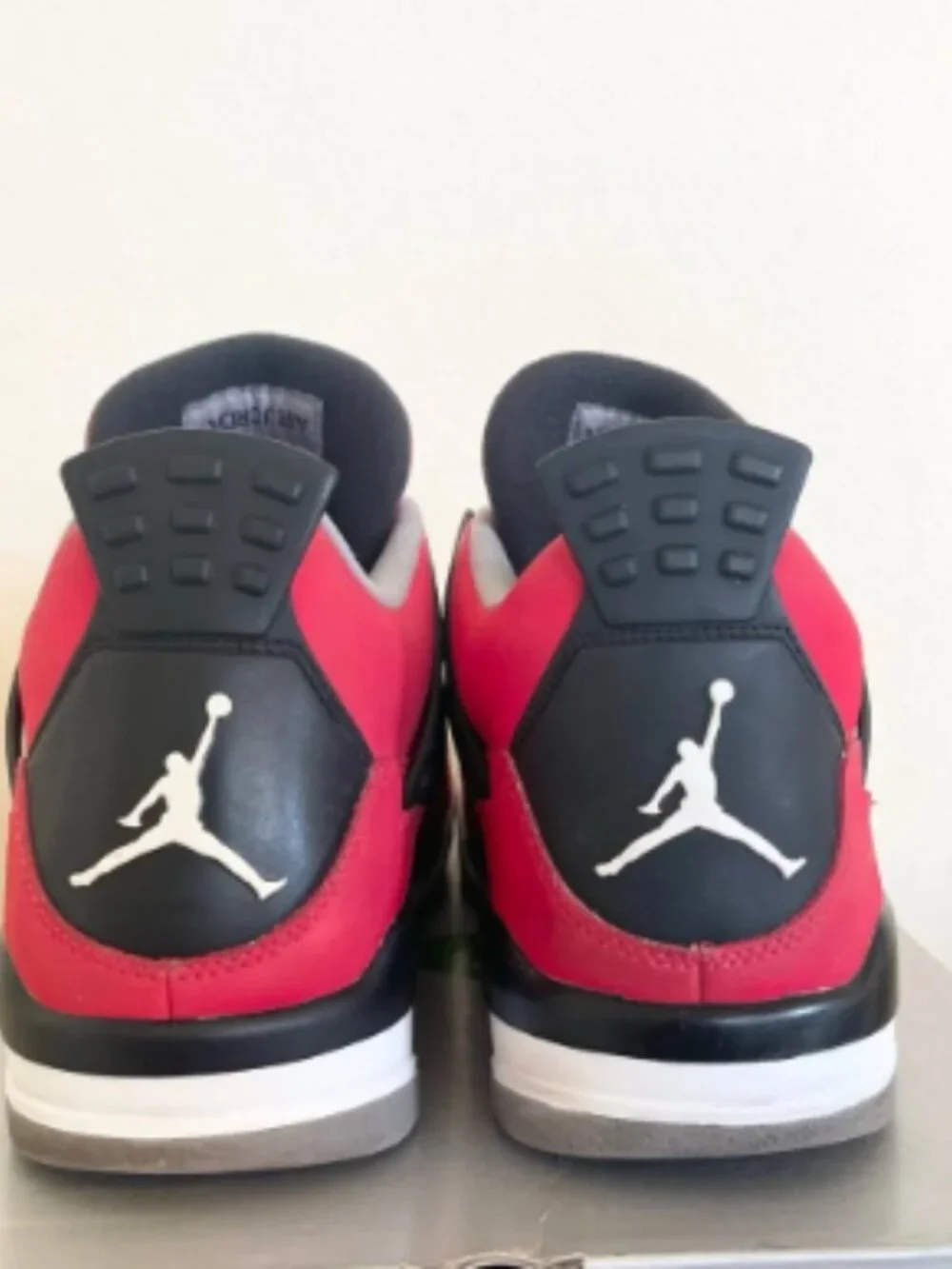Jordan 4 Retro Toro Bravo